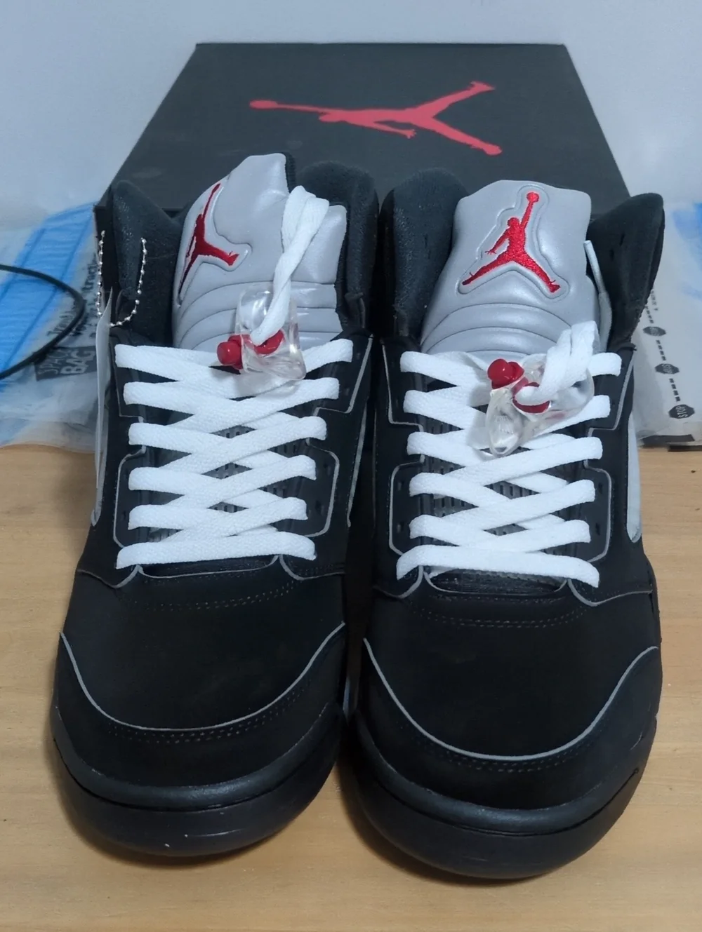 Jordan Men’s Black, White & Red Low-Top Basketball Sneakers